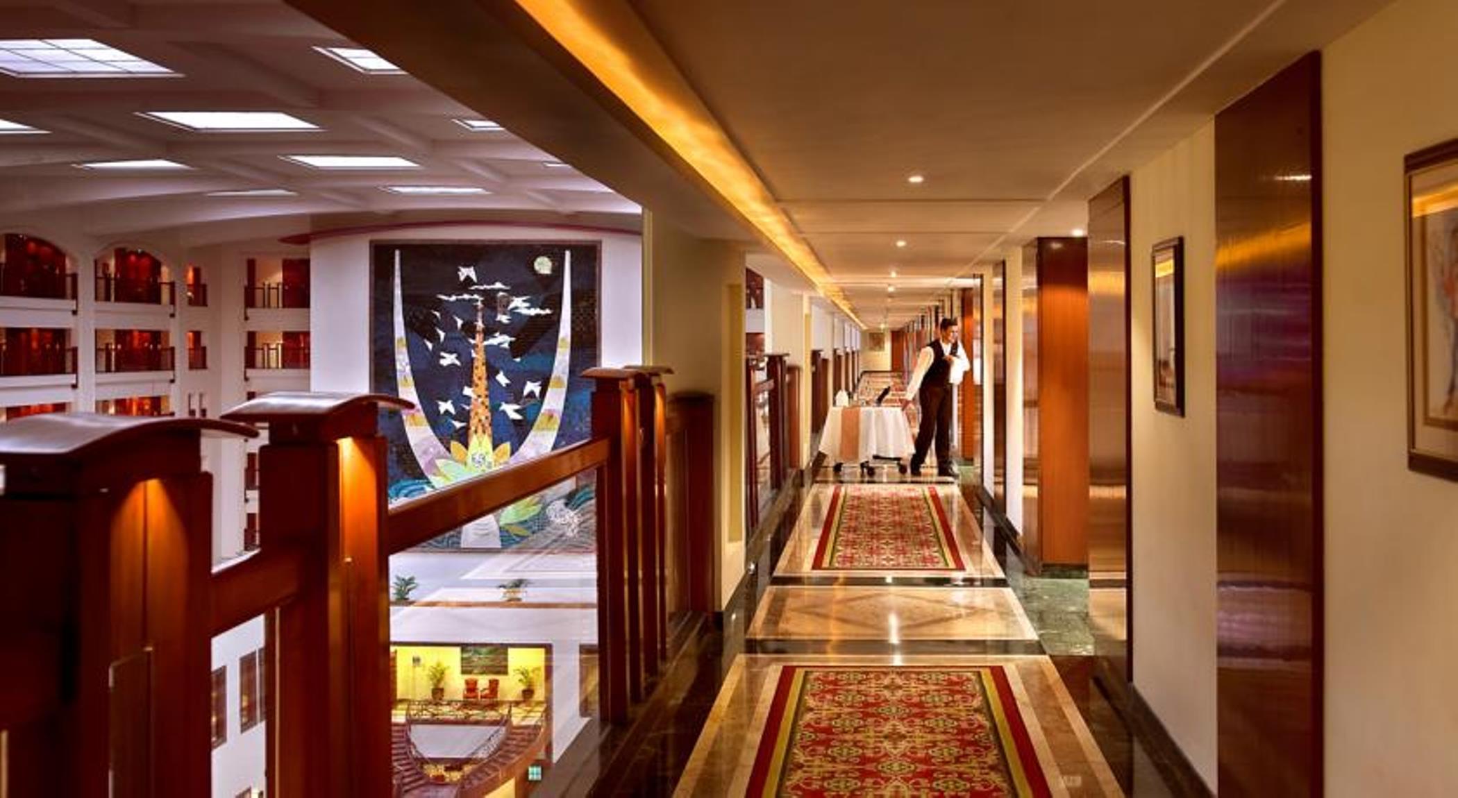 The Lalit Mumbai Hotel Exterior foto Interior of the hotel