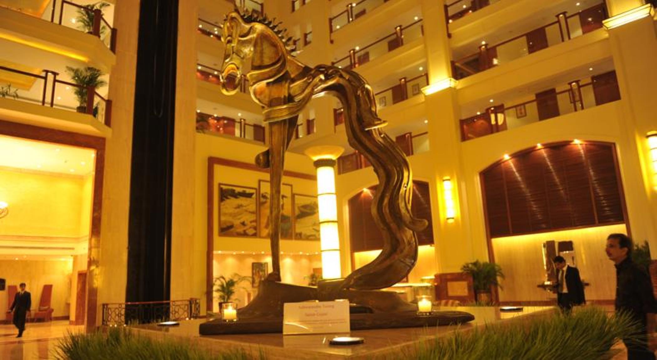 The Lalit Mumbai Hotel Exterior foto The lobby of the Grand Hotel