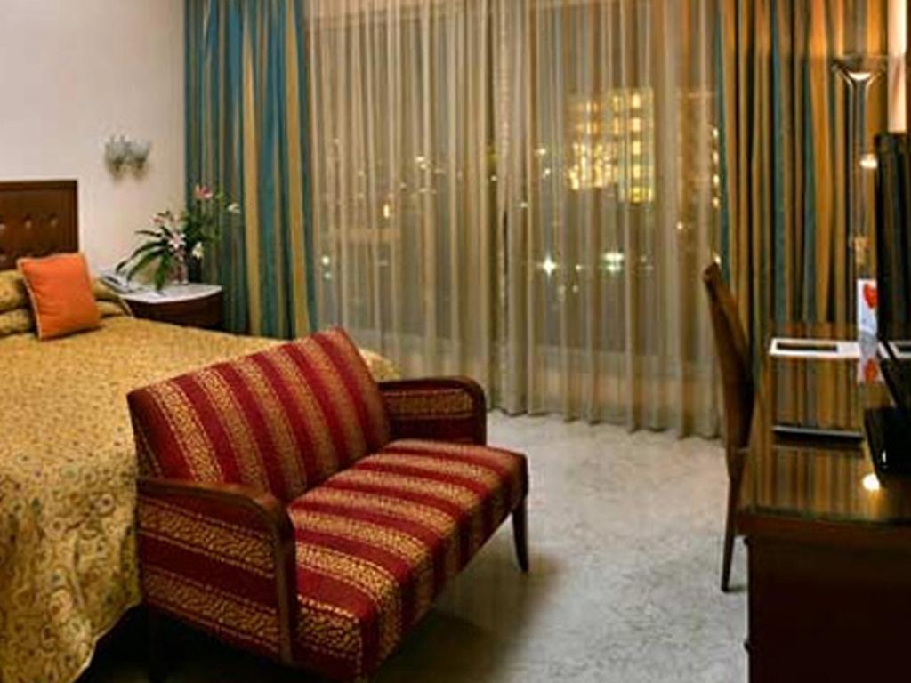 The Lalit Mumbai Hotel Quarto foto A room at the hotel