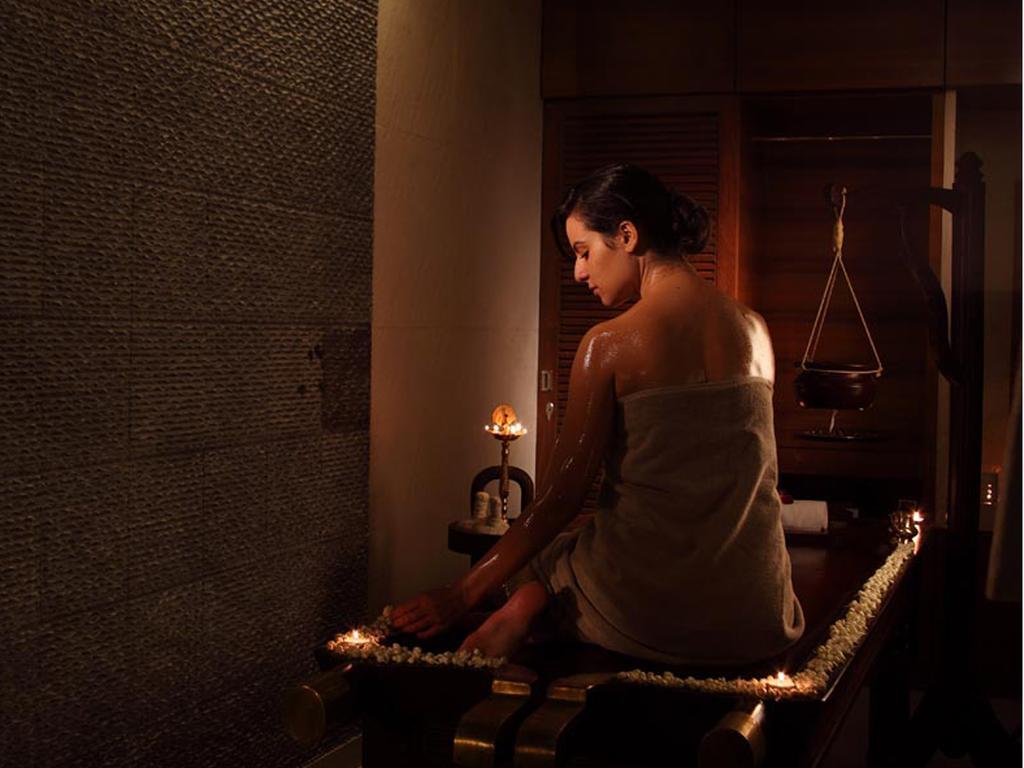 The Lalit Mumbai Hotel Exterior foto Ayurvedic spa